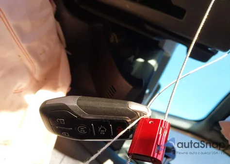 2017 Ford Mustang Ecoboost Premium z USA, uszkodzony, nr VIN 1FATP8UH3H5273171